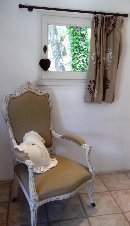 La Bastide Du Vallon Hostal Saumane-de-Vaucluse Habitación foto